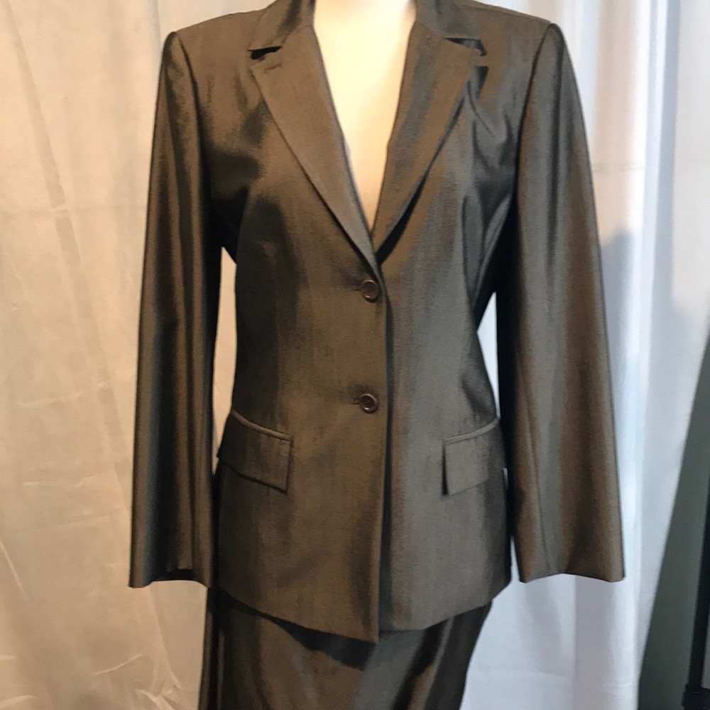 2 piece suit in shiny mink brown BCBG vintage